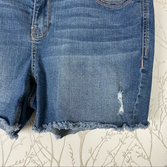 SEVEN7 Distressed High Rise Raw Hem Denim Shorts 16 - Picture 3 of 12